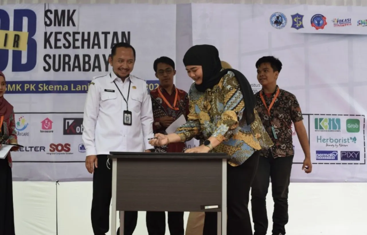 WOW Untuk Membuka Peluang Karir Internasional, SMK Kesehatan Surabaya Gelar Bursa Kerja