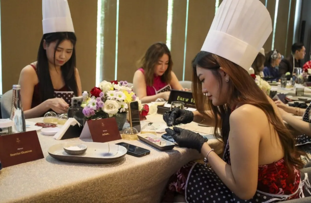 The Royal Fengxian di Mid Autumn Festival Vasa Hotel Surabaya