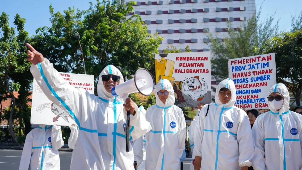 Ecoton Foundation Desak Pemprov Jatim Awasi Industri Pencemar Sungai Brantas