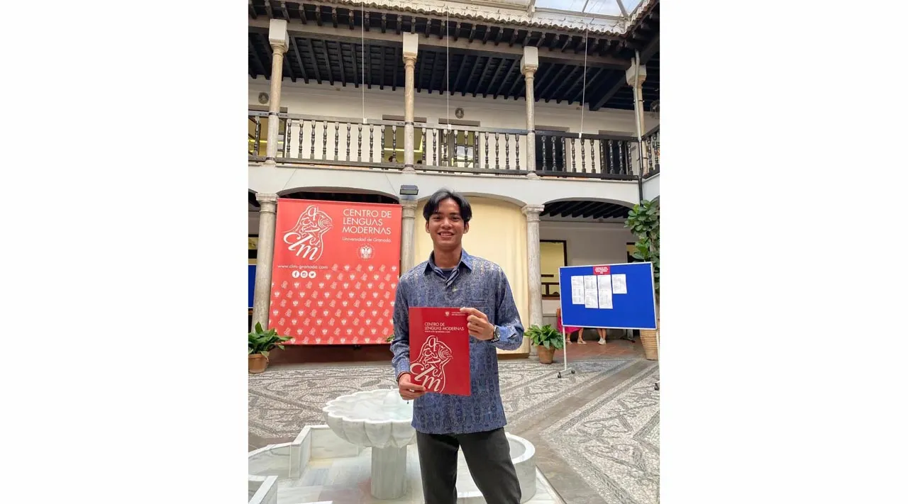 Lolos IISMA, Mahasiswa FIB UNAIR Ceritakan Pengalaman Studi di University of Granada Spanyol