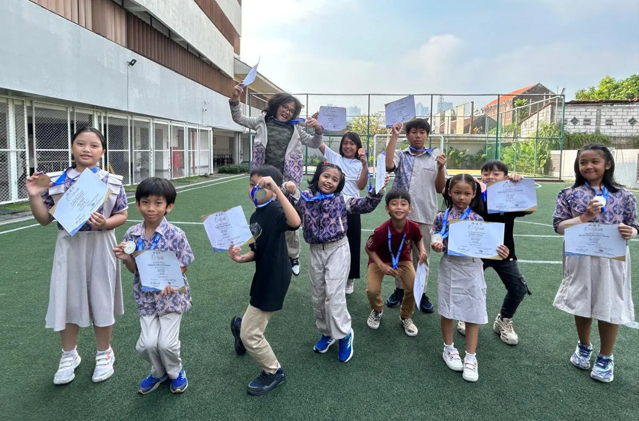 Hebat! 46 Murid Sekolah Cikal Surabaya Raih 24 Medali di IKMC 2024