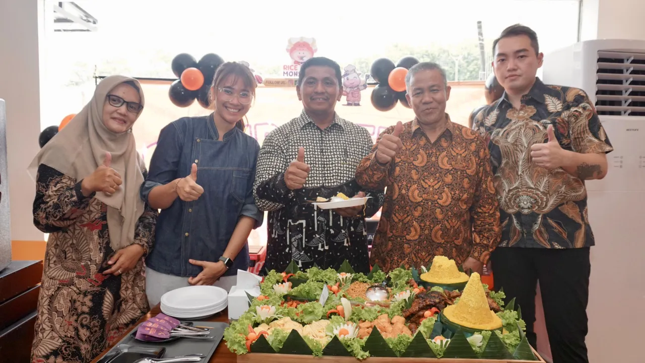 Gandeng Chef Una, Rice Bowl Monster Resmi Buka di Sidorajo