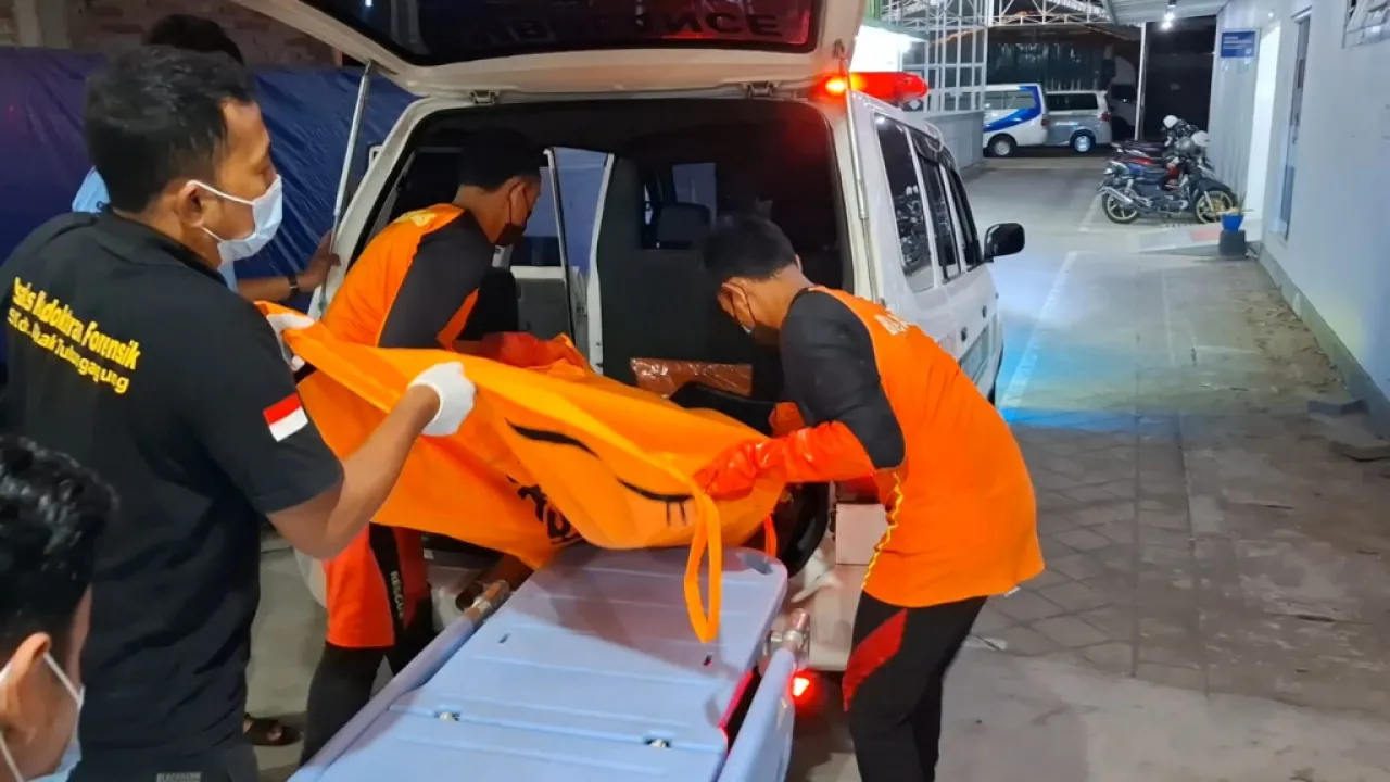 Wisatawan Terseret Ombak Pantai Kedung Tumpang Tulungagung Ditemukan