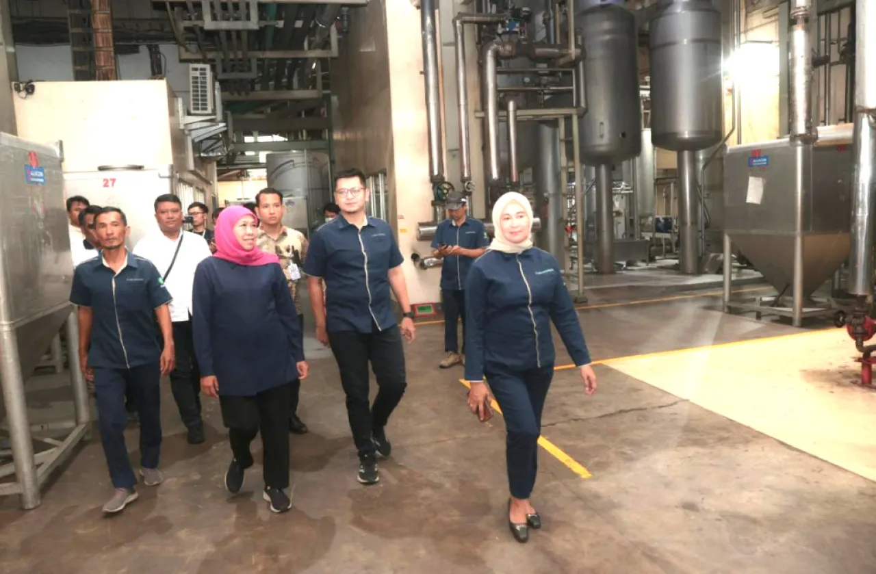 Khofifah Kunjungi Aneka Coffee Industry, Dorong Pertumbuhan Industri Kopi dan Kesejahteraan Petani