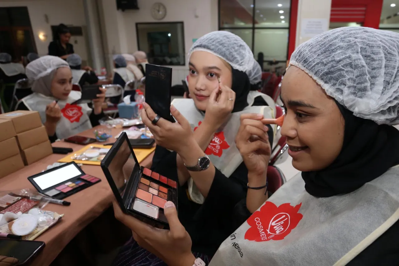 Keseruan Beauty Class Pekerja Perempuan PTPN I Regional 5
