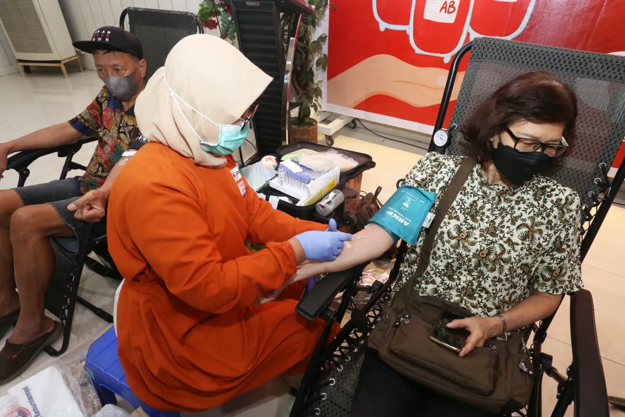 Warga Antusias Ikuti Donor Darah PTPN I Regional 5