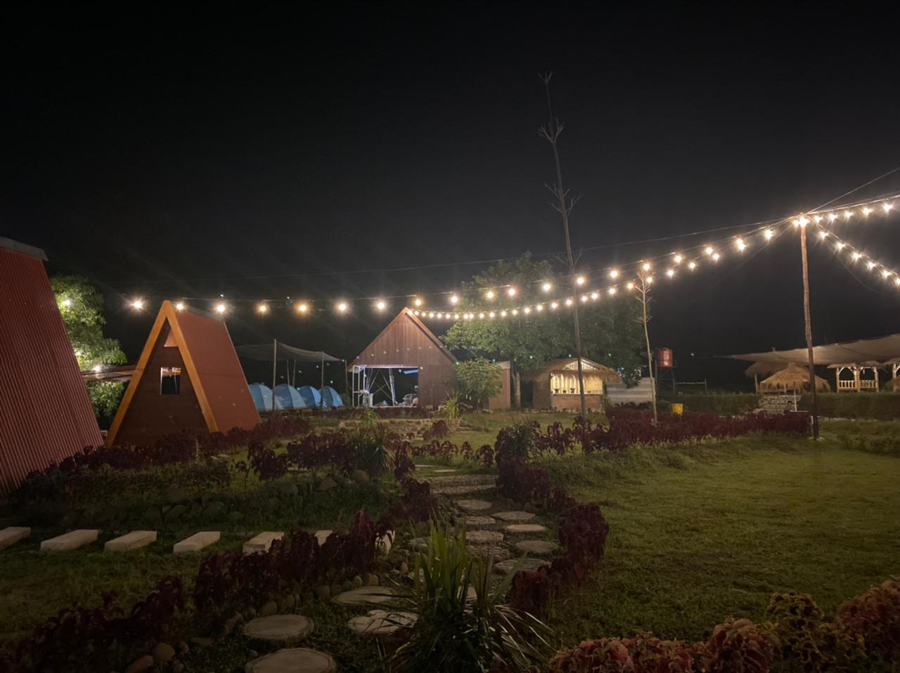 Pesona House of River Side Kediri Destinasi Wisata Hits Tepi Sungai di Lereng Gunung Wilis Kediri