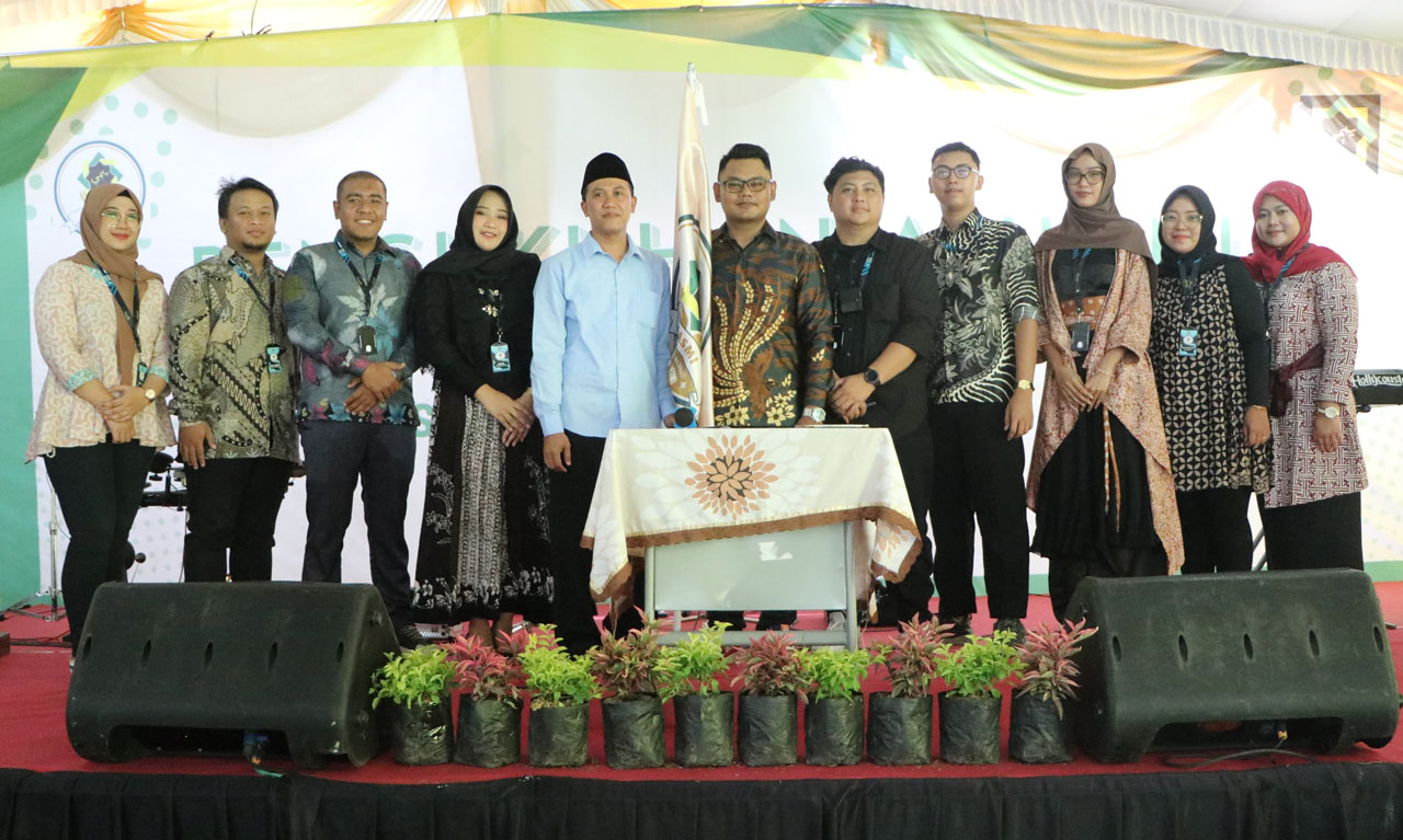 Pengurus Ikatan Alumnis SMP YIMI (IKASMI) yang baru saja dilantik. Foto/IKASMI