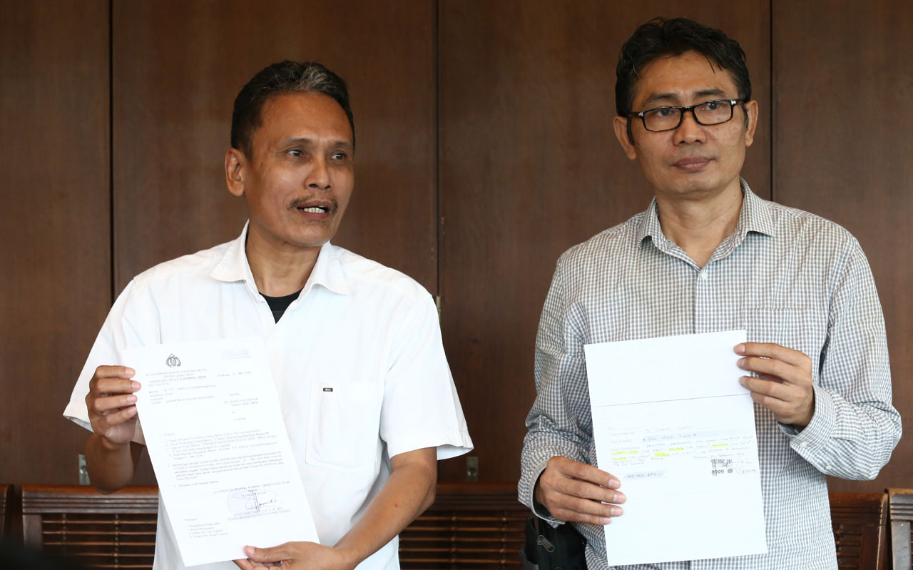 Supandi (kiri) bersama kuasa hukumnya Subagyo, S.H.,M.H. AyoFoto/Alim