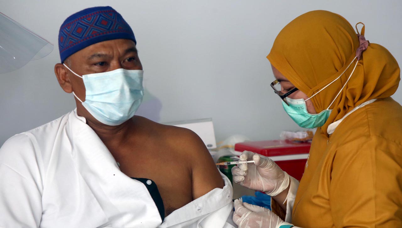Vaksinasi memegang peranan penting dalam langkah pelaksanaan ibadah haji. AyoFoto/Alim