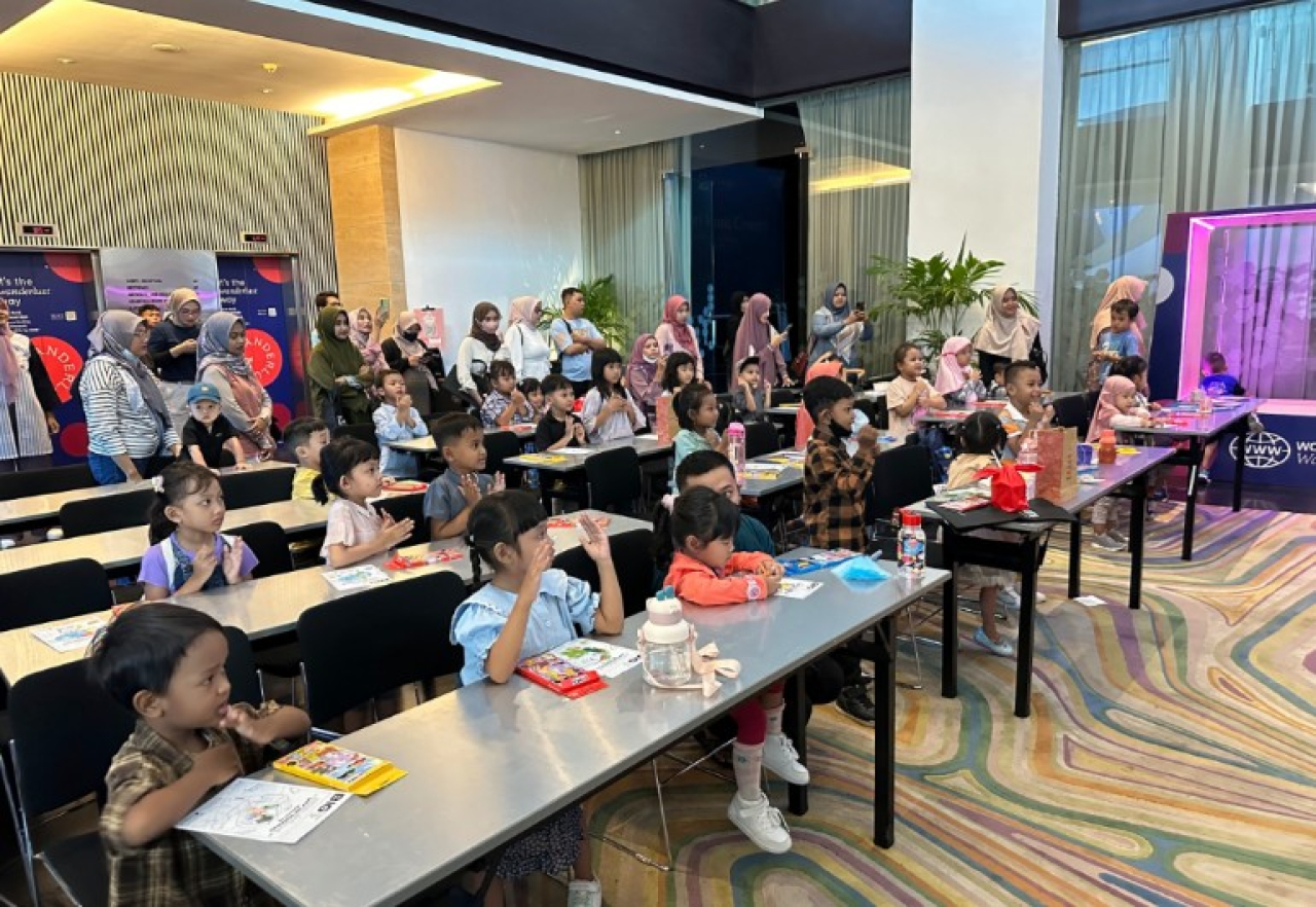 Merayakan Hari Anak Nasional, ARTOTEL TS Suites Surabaya Ajak Anak Mewarnai dan Edukasi Orang Tua