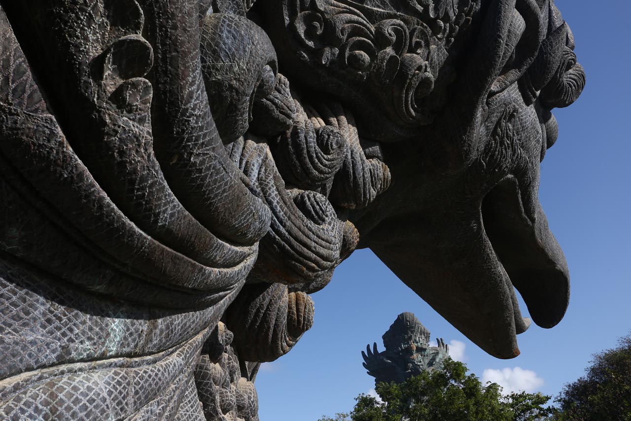 Garuda Wisnu Kencana (GWK) menjadi salah satu ikon pariwisata Bali yang menarik wisatawan dari seluruh dunia. Foto/Alim Perdana