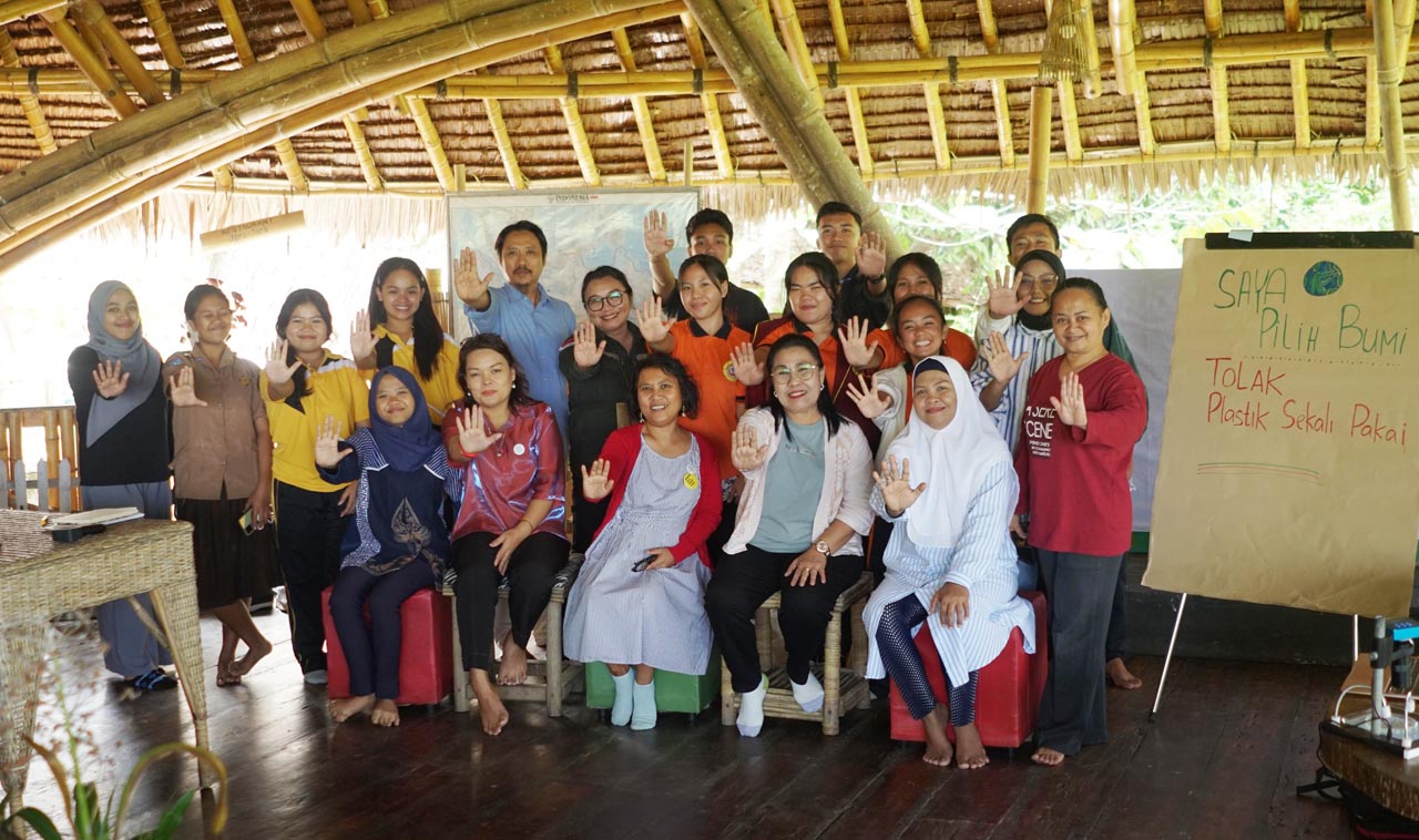 Gerakan Saya Pilih Bumi Dorong Perda Poso Tentang Sampah Plastik Sekali Pakai