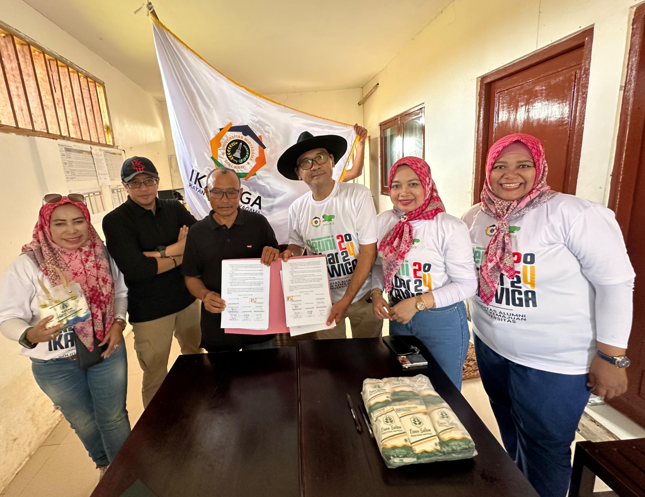 Ikatan Alumni Widyagama Malang Kembali Launching Program IIB-2 di Pabrik Garam Daun Salam Pamekasan Madura