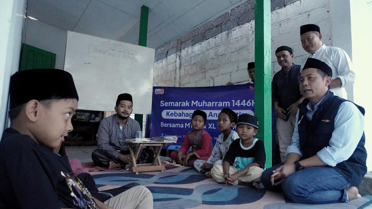 Semarak Muharram 1446H Karyawan XL Axiata Santuni Anak Yatim di 15 Kota