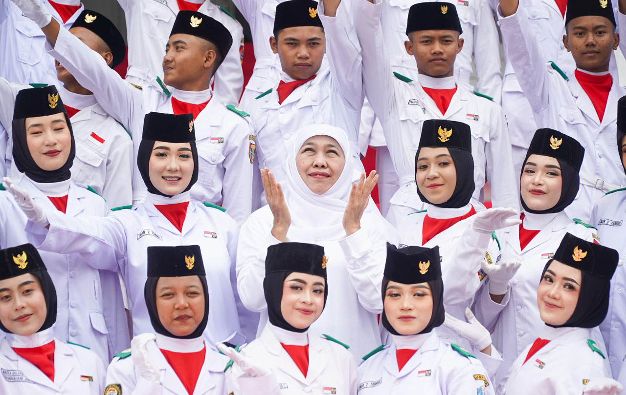 Bakal Calon Gubernur Jawa Timur Khofifah Indar Parawansa menggelar pertemuan dengan keluarga besar PPGI dan PGLII Jawa Timur di Surabaya. Foto/Tim Humas