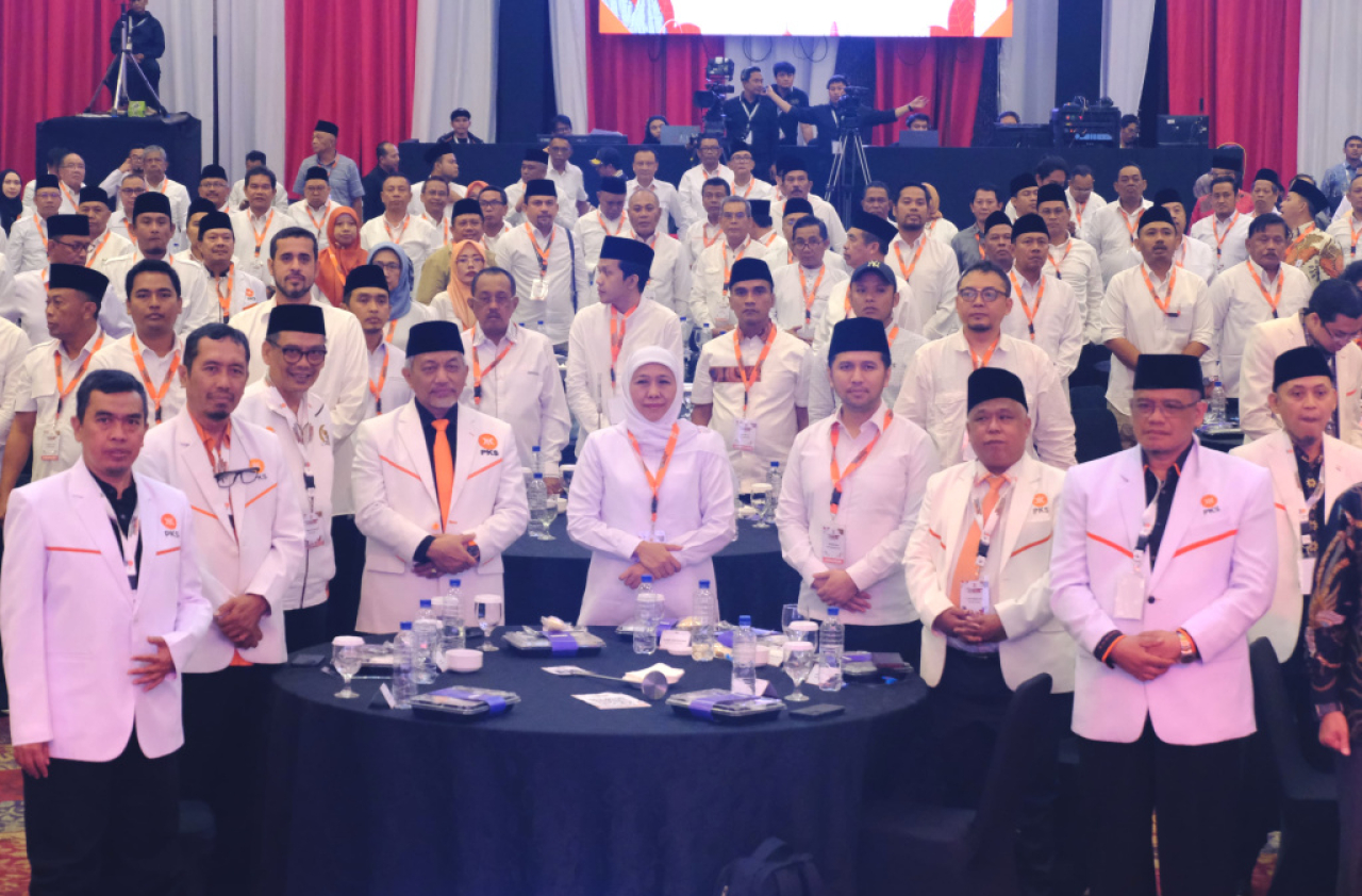 Khofifah-Emil Bersama 28 Pasangan Bakal Calon Kepala Daerah Se Jatim Menerima Rekom PKS