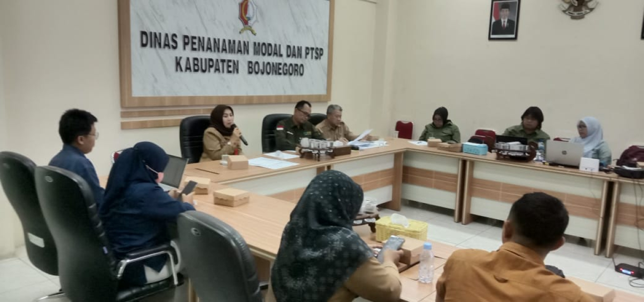 Rapat Audiensi DPMPTSP Kabupaten Bojonegoro dengan pengusaha yang terkendala izin investasi, Selasa (3/9/2024). Foto/DPMPTSP Jatim