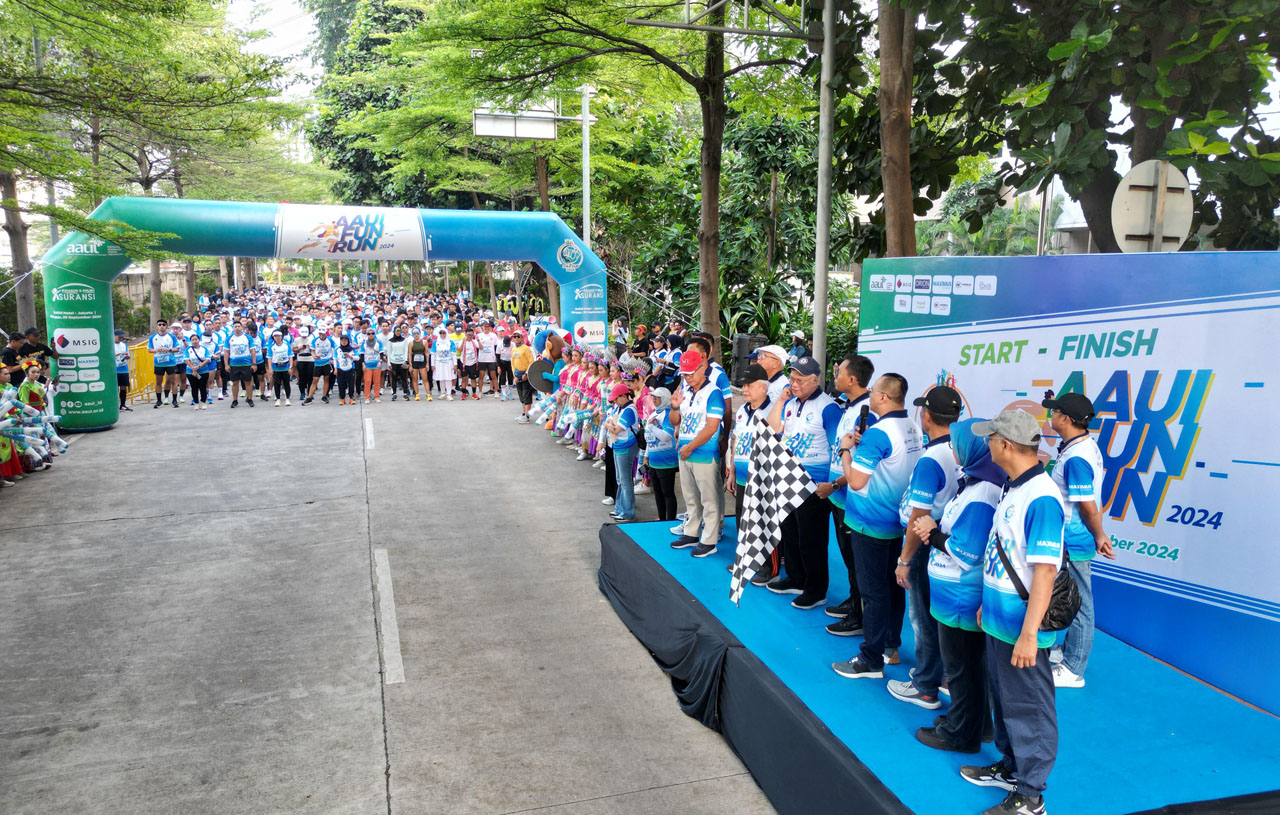 Keseruan AAUI Cup 2024, Fun Ride Vespa Satukan Insan Peransuransian Indonesia