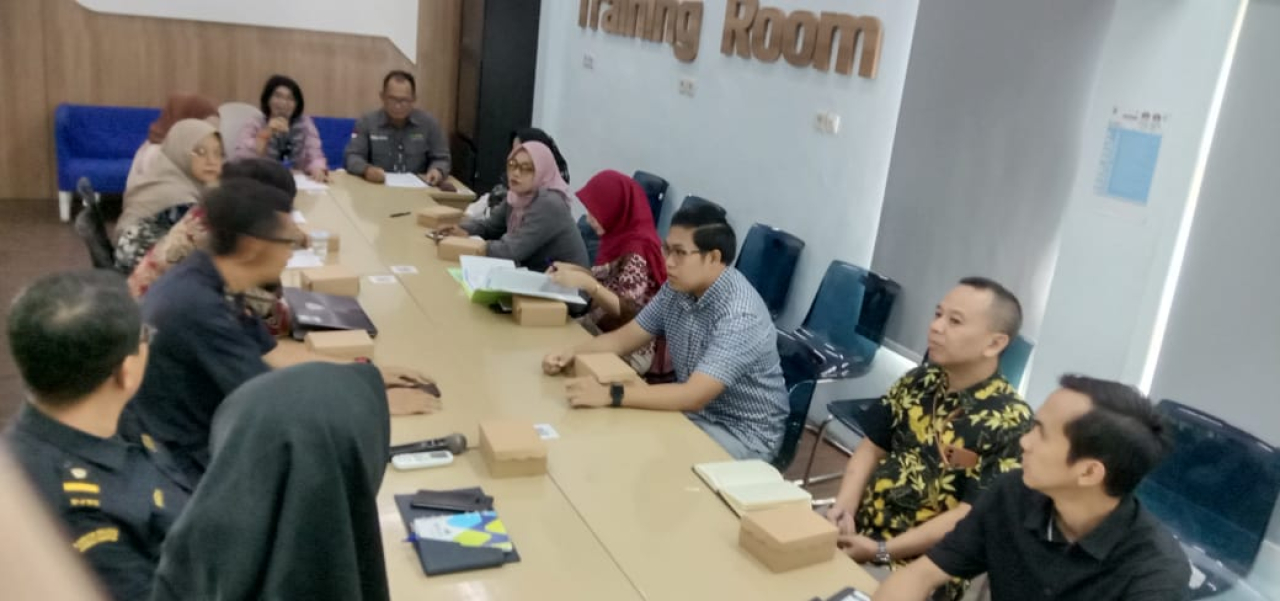 Pertemuan DPMPTSP Jember dan Bea dan Cukai serta para pelaku usaha Kamis (26/9/2024). Foto/DPMPTSP Jatim