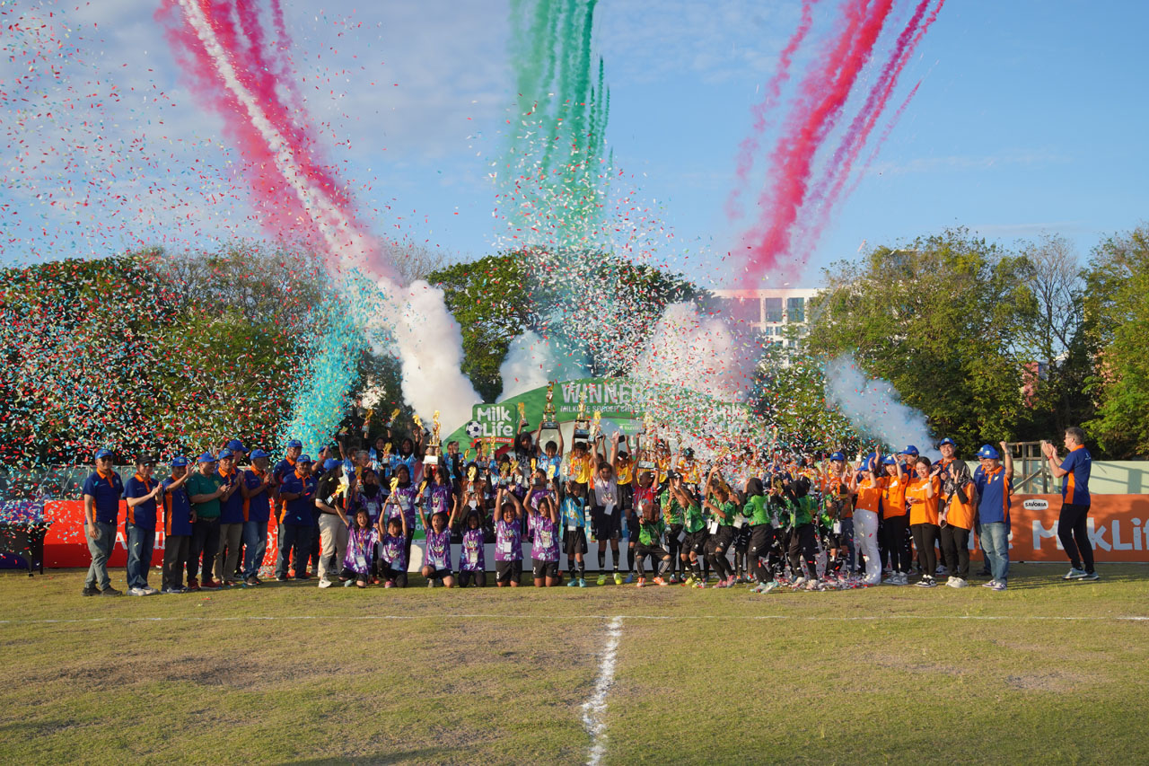 Para pemenang MilkLife Soccer Challenge - Surabaya Serie 2 2024. Foto/Tim MLSCC