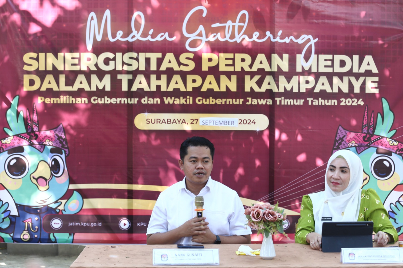 Ketua KPU Jatim Aang Kunaifi, saat acara Media Gathering Jumat (27/9/2024). Foto/Ayojatim