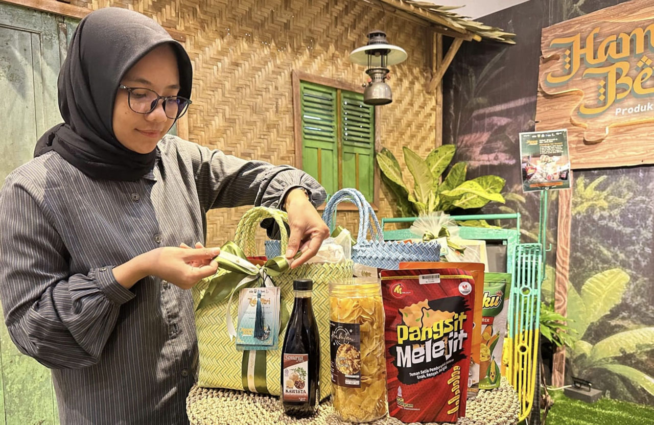 Rumah BUMN SIG Dukung UMKM Populerkan Sirop Buah Kawista Khas Rembang