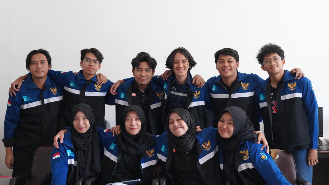 Tim Pendanaan dari Tim Antasena ITS yang berhasil mendapatkan program pendanaan rancang bangun sepeda motor hidrogen dalam program PLN ICE 2024. Foto/Humas ITS