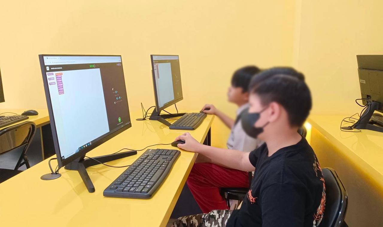 Pembelajaran pemrograman di Algorithmics, tidak hanya membantu siswa menjadi lebih kreatif, tetapi juga menumbuhkan rasa kepercayaan diri. Foto/Algorithmics