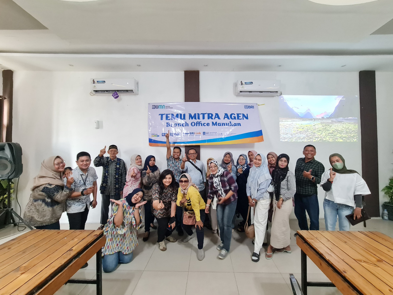 Sosialisasi yang dilaksanakan pada Selasa, 15 Oktober 2024 ini menyasar Agen Brilink dan Agen Sembako di Desa Domas Menganti, Gresik, Jawa Timur. Foto/AyoJatim