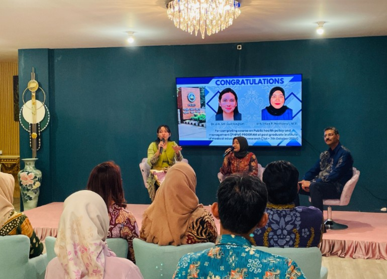 Manoj Bhat, Konsul Kehormatan India Jatim dan Jateng menyambut 2 Akademisi UWK Surabaya, Jumat (10/11/2024). Foto/Ayojatim