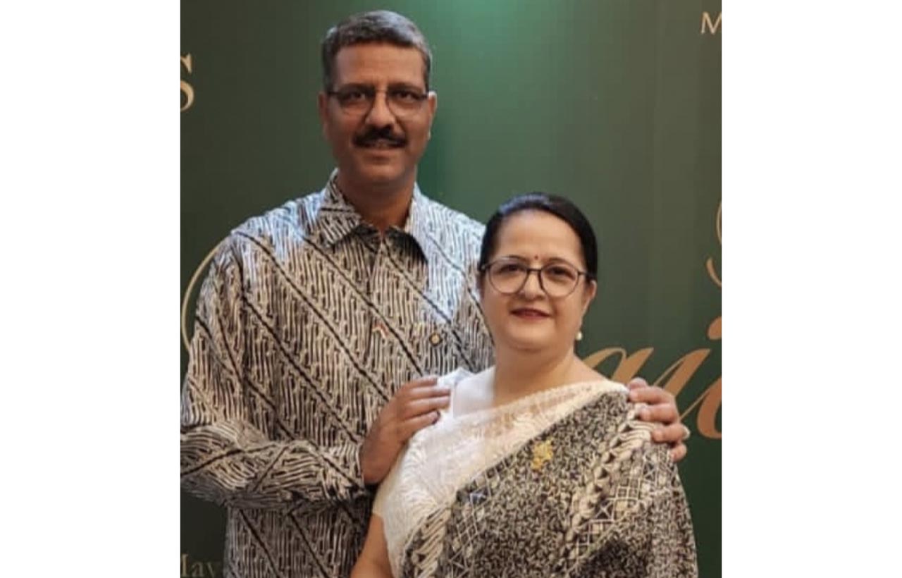 Manoj Bhat bersama istri tercinta, Sanjana Bhat. Foto/Dok Pribadi Manoj Bhat