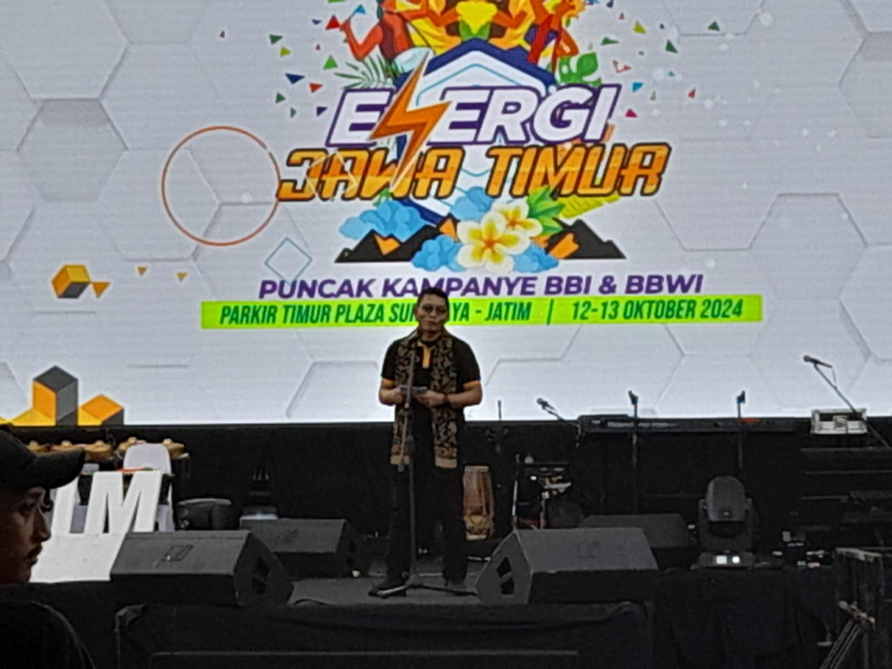 Deputi Bidang Koordinasi Pariwisata dan Ekonomi Kreatif Menko Marves Odo R M Manuhutu saat Puncak Kampanye Gernas BBI & BBWI di Surabaya . Foto/Ayojatim