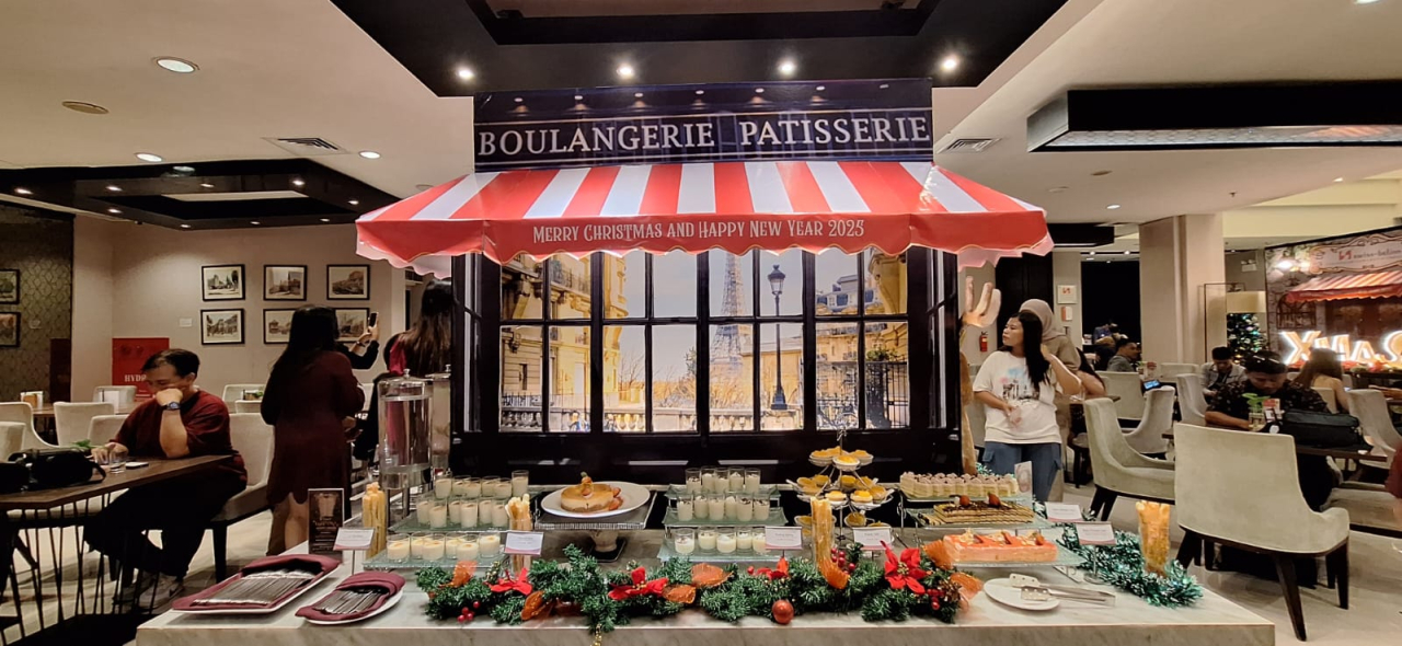 Rayakan Natal dan Akhir Tahun Penuh Romansa Ala Paris di Swiss Belin Tunjungan