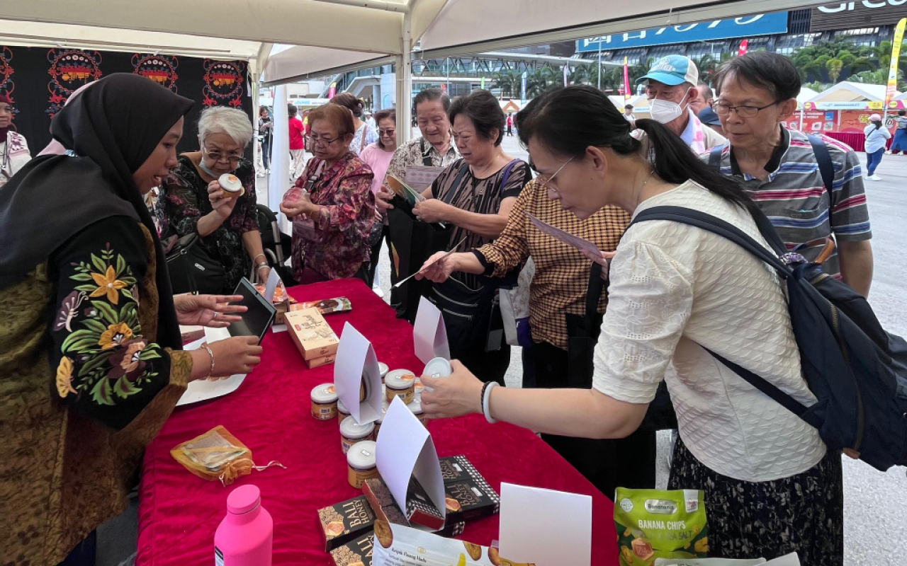 PT Pertamina (Persero) kembali mengantarkan produk UMKM binaannya untuk go global ke Hongkong melalui ajang Indonesia Week Hongkong 2024. Foto/Pertamina