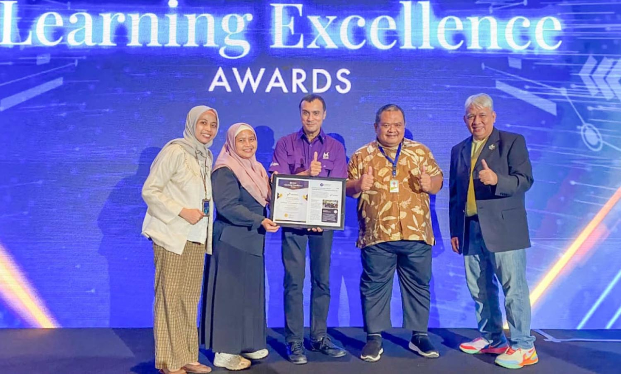 Penghargaan ini diberikan sebagai bentuk apresiasi atas dampak positif kedua program dalam meningkatkan kapasitas dan daya saing UMKM di Indonesia. Foto/Pertamina