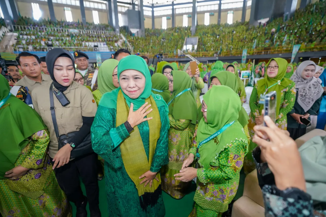 Khofifah Hadiri Pelantikan 26 PAC dan 445 Ranting Muslimat NU se Kabupaten Kediri