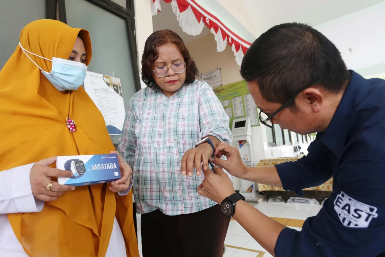 XL Axiata Bagi-bagi Jam Tangan Sakti
