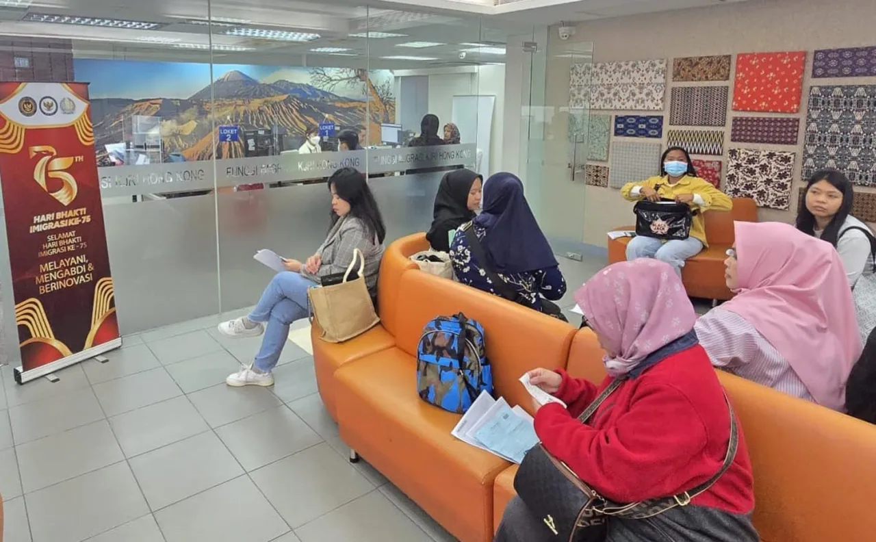 WNI Manfaatkan Layanan Paspor Simpatik di KJRI Hongkong