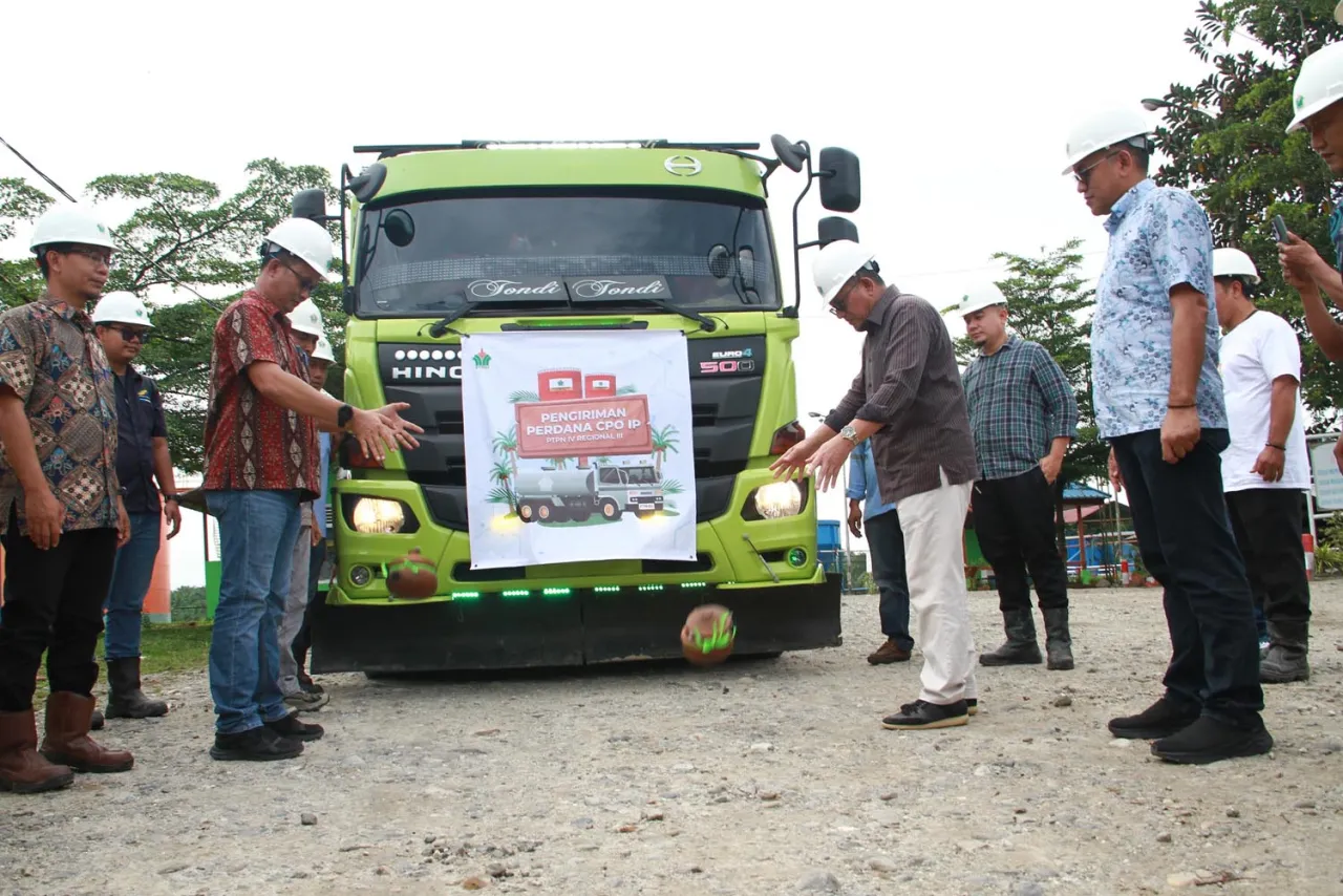 PTPN IV PalmCo Raih Prestasi Ekspor Perdana CPO Bersertifikasi RSPO IP