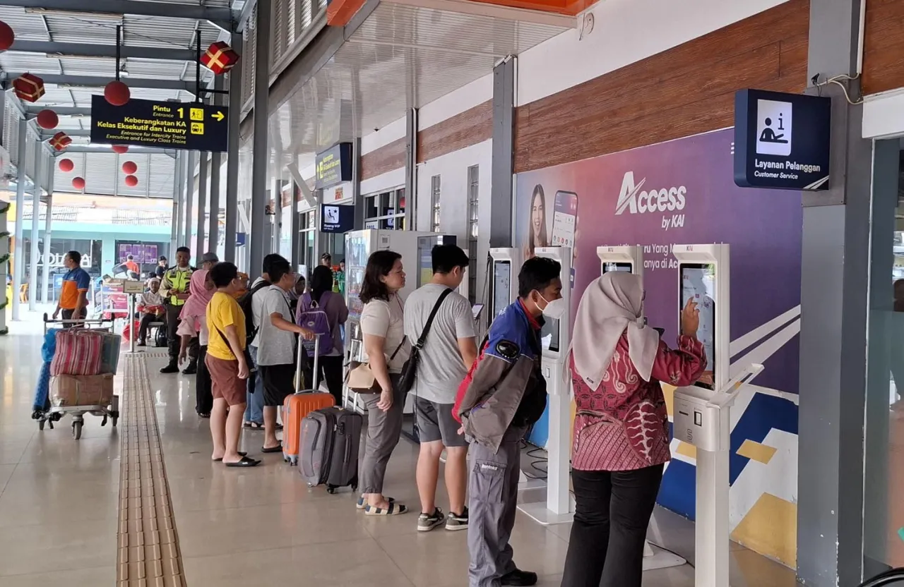 33 Ribu Pelanggan Akhiri Libur Nataru 2024/2025 dengan KA di Daop 8 Surabaya
