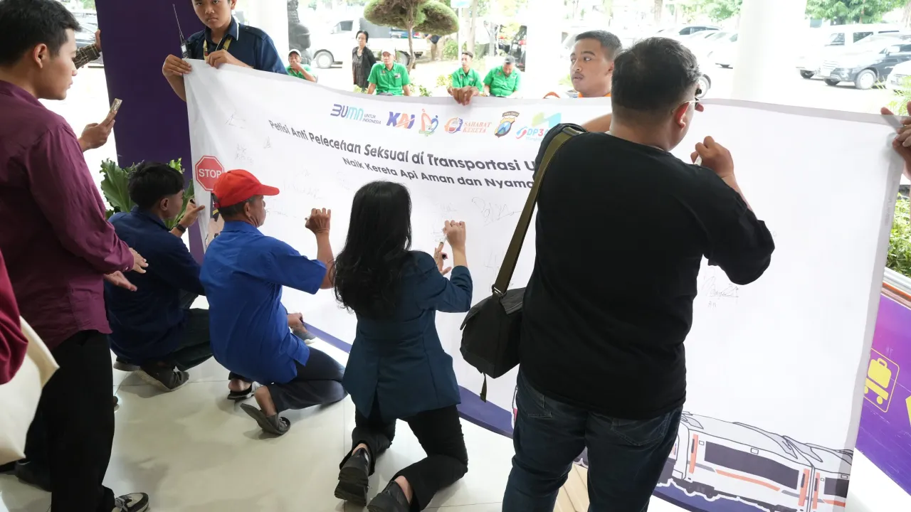 Cegah Pelecehan di Atas KA, KAI Daop 8 Surabaya Gelar "TalkActive" Sosialisasi Anti Pelecehan