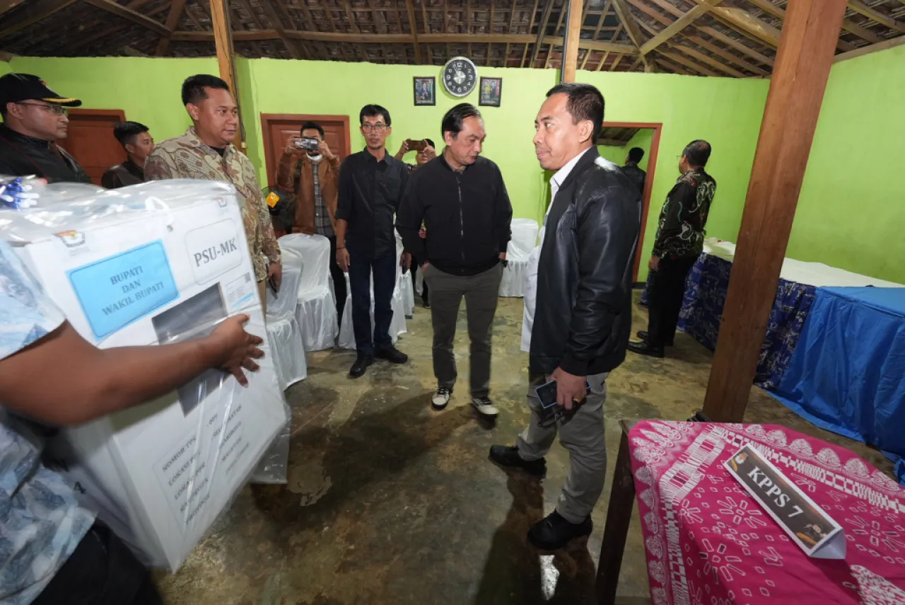 Distribusi Logistik untuk Pemungutan Suara Ulang di Magetan Tahun 2024