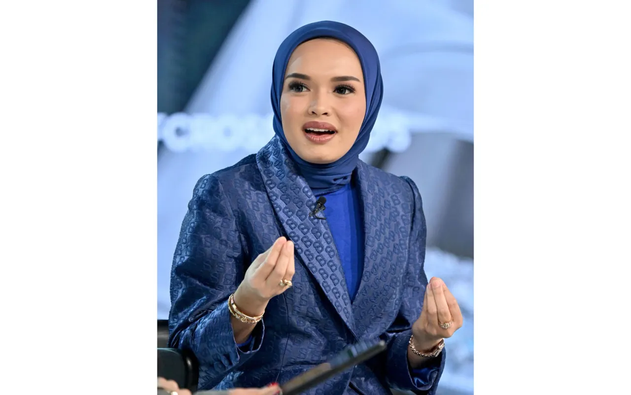 Linda Anggrea Gaungkan Suara Modest Fashion Asia Tenggara ke Panggung Global BoF Crossroads