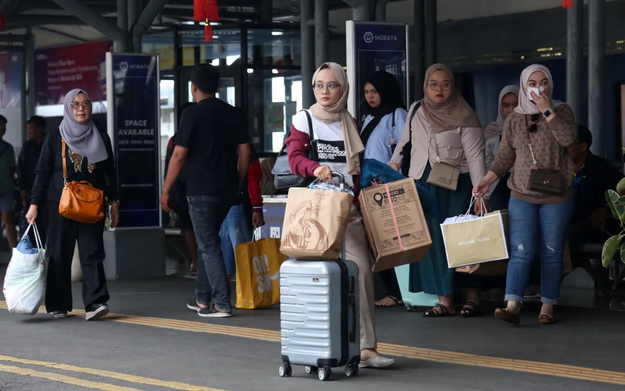KAI Daop 8 Himbau Penumpang Datang Lebih Awal ke Stasiun Pada Peringatan May Day
