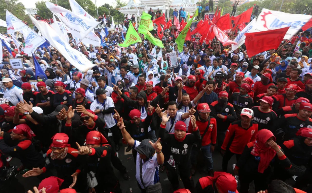 Memuliakan Pekerja, Menjunjung Kehormatan Buruh