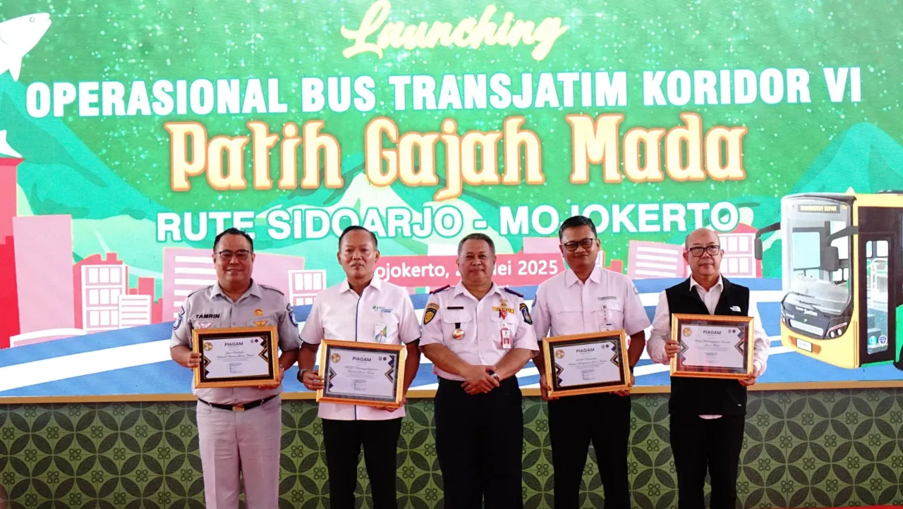 Dukung Layanan Non Tunai di Trans Jatim, Gubernur Khofifah Apresiasi Bank Jatim
