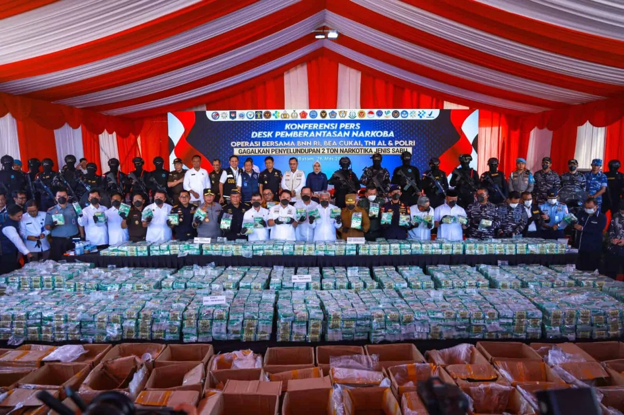Operasi Gabungan BNN Tangkap Kapal Maut Pembawa 2 Juta Gram Sabu di Kepulauan Riau