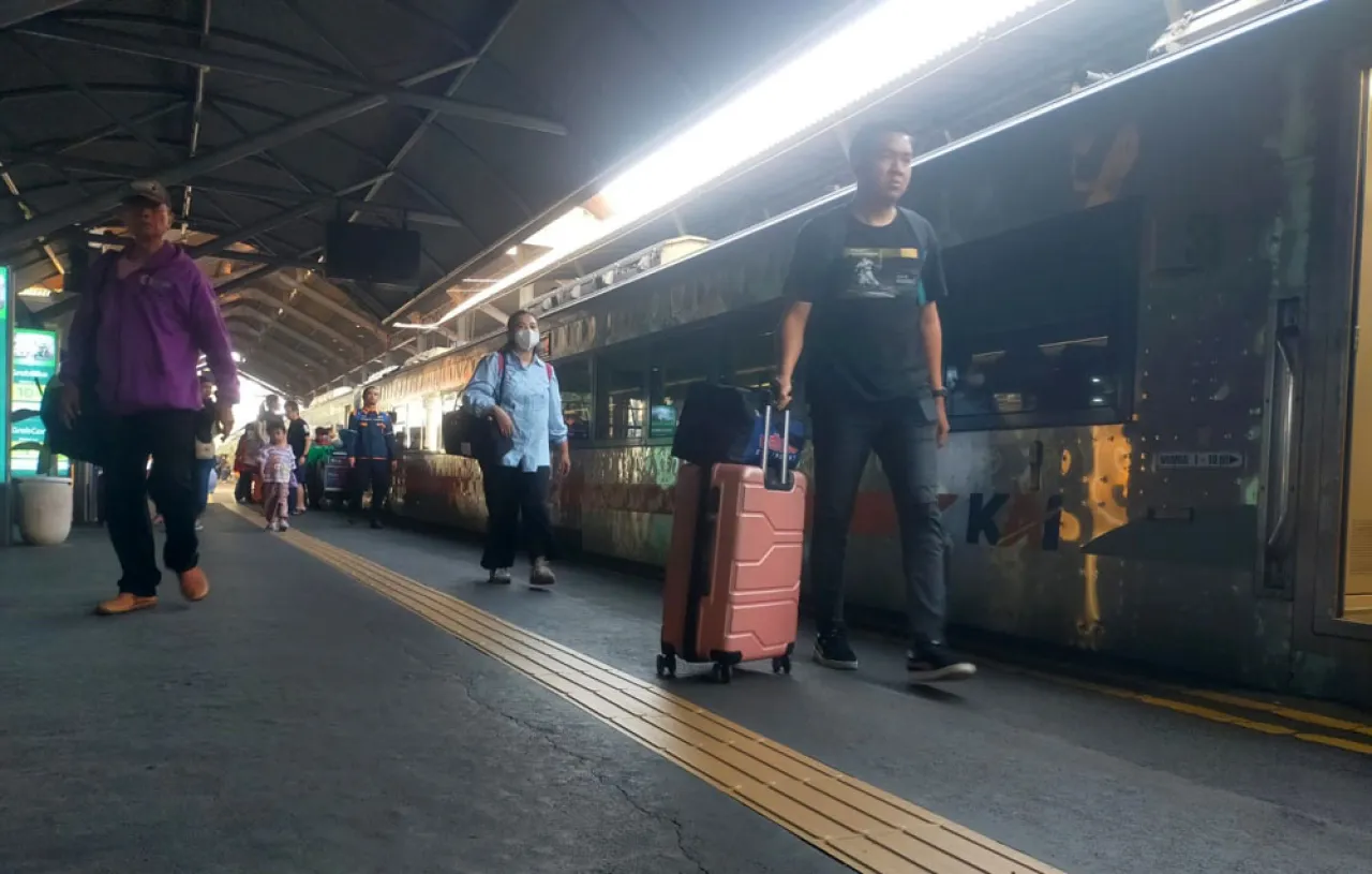 178 Ribu Penumpang Manfaatkan Layanan Kereta Api Daop 8 Surabaya Saat Libur Panjang Waisak
