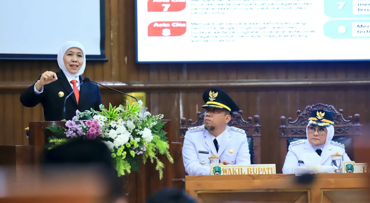 Gubernur Khofifah Beri Pesan Percepatan Program MBG, Sekolah Rakyat dan Koperasi Merah Putih kepada Bupati-Wabup Magetan